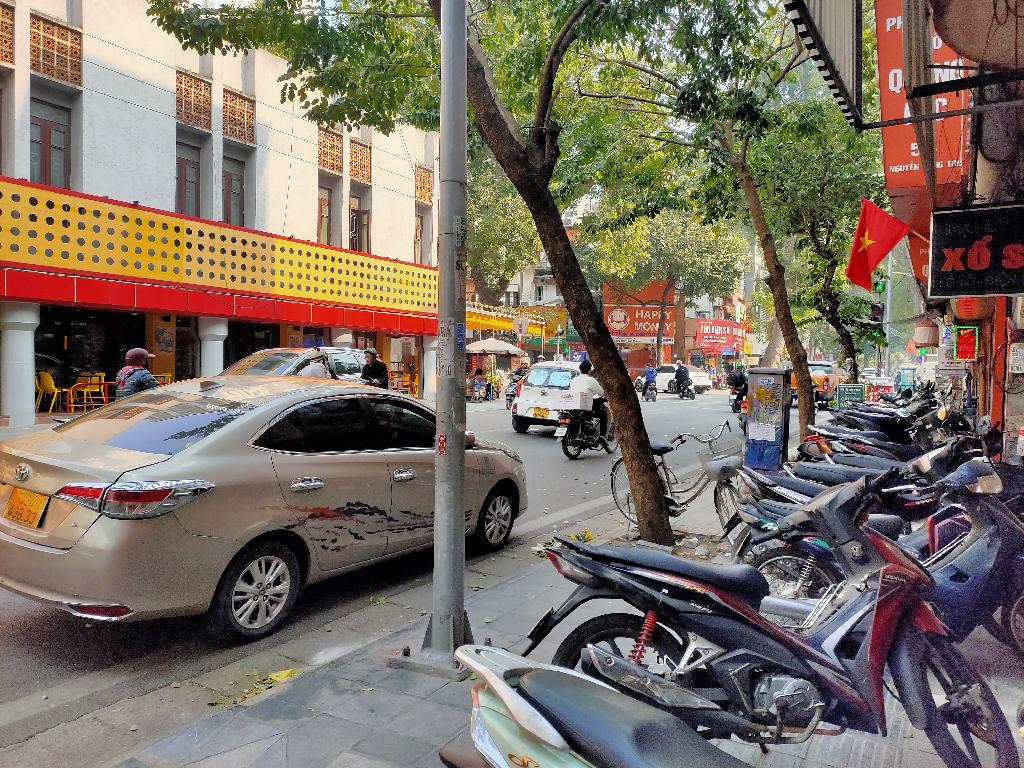 Bán nhà Nguyễn Công Chứ - diện tích 40m2 4 tầng - ô tô đỗ cửa - giá 25 tỷ