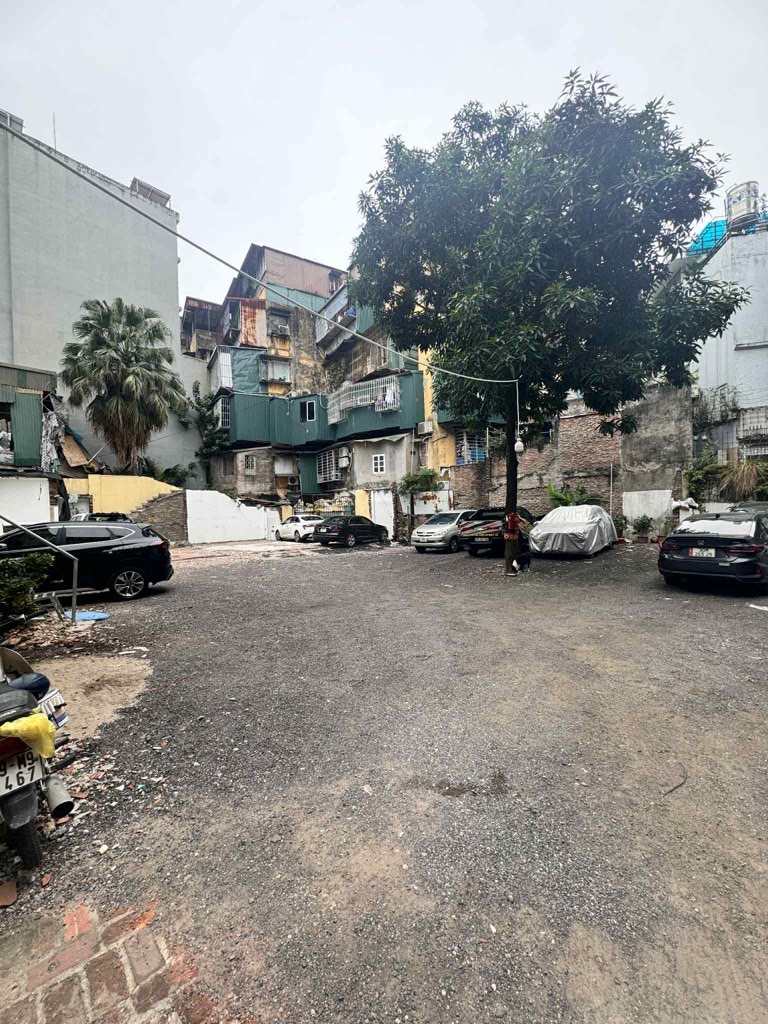 Bán nhà phố Vọng - diện tích 1080m2 3 tầng - Ô tô hai chiều - giá 325 tỷ