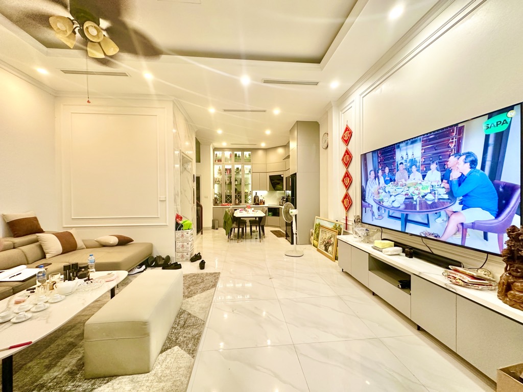 Bán nhà Nguyễn Xiển - diện tích 68.5m2 6 tầng - Ô tô tránh - giá 32,9 tỷ