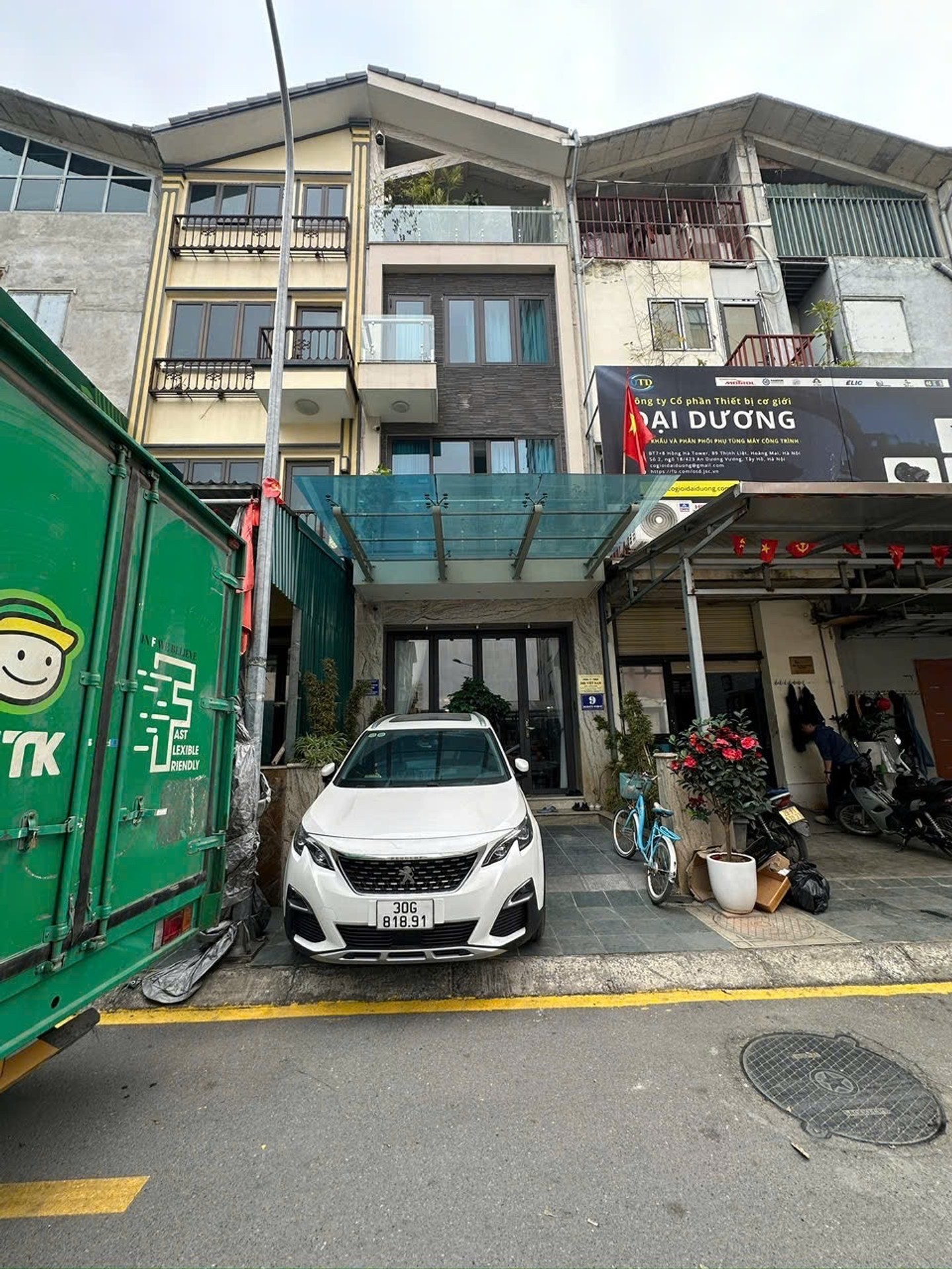 Bán nhà Thịnh Liệt - diện tích 98.2m2 4 tầng - Thoáng trước, sau - giá 26,8 tỷ