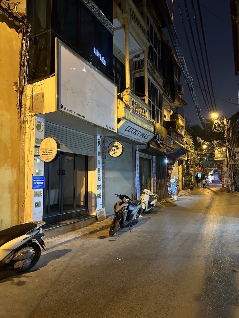 Bán nhà Trương Định - diện tích 35m2 5 tầng - ô tô tránh - giá 10 tỷ