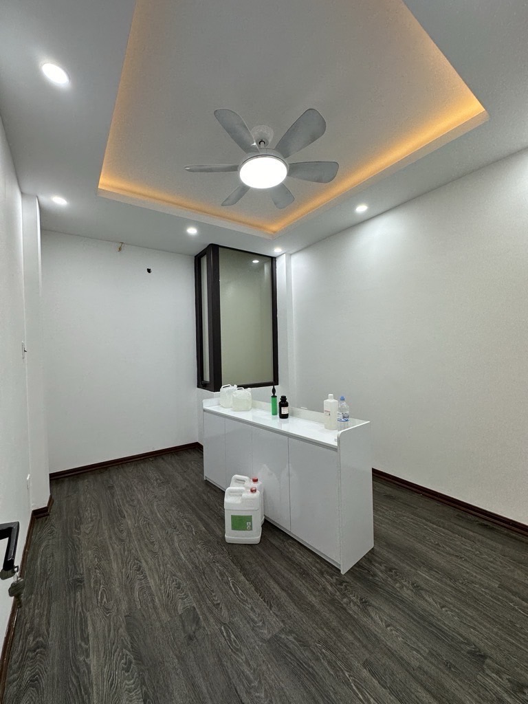 Bán nhà Trương Định - diện tích 35m2 5 tầng - ô tô tránh - giá 10 tỷ