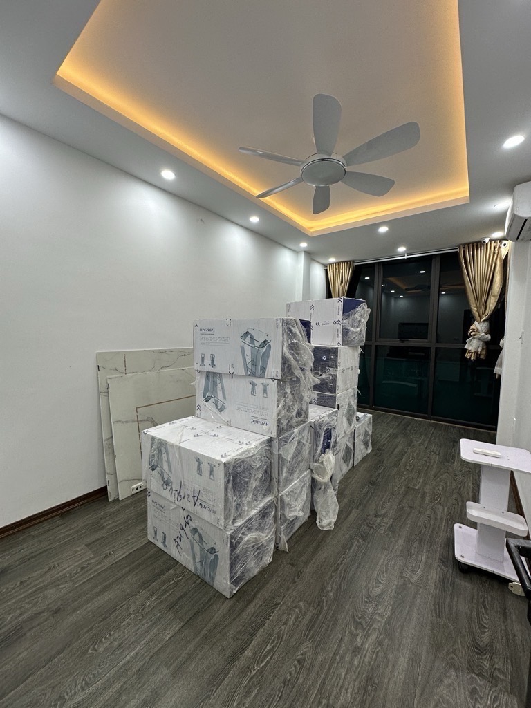 Bán nhà Trương Định - diện tích 35m2 5 tầng - ô tô tránh - giá 10 tỷ