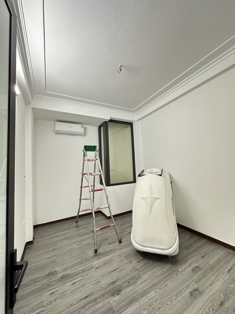 Bán nhà Trương Định - diện tích 35m2 5 tầng - ô tô tránh - giá 10 tỷ