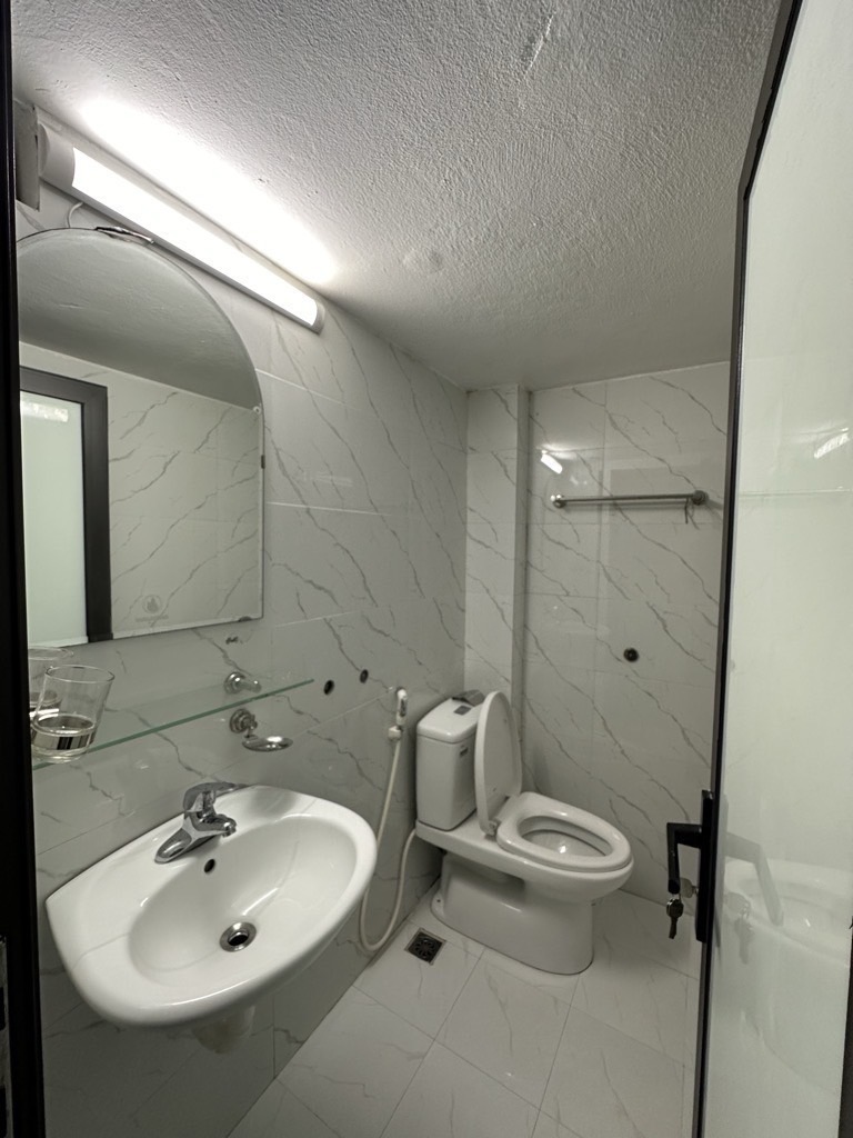 Bán nhà Trương Định - diện tích 35m2 5 tầng - ô tô tránh - giá 10 tỷ