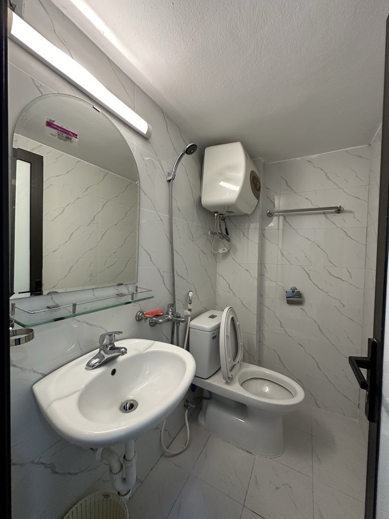 Bán nhà Trương Định - diện tích 35m2 5 tầng - ô tô tránh - giá 10 tỷ