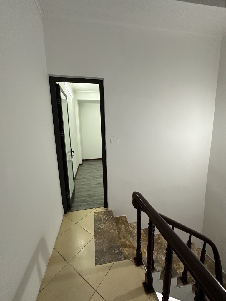 Bán nhà Trương Định - diện tích 35m2 5 tầng - ô tô tránh - giá 10 tỷ