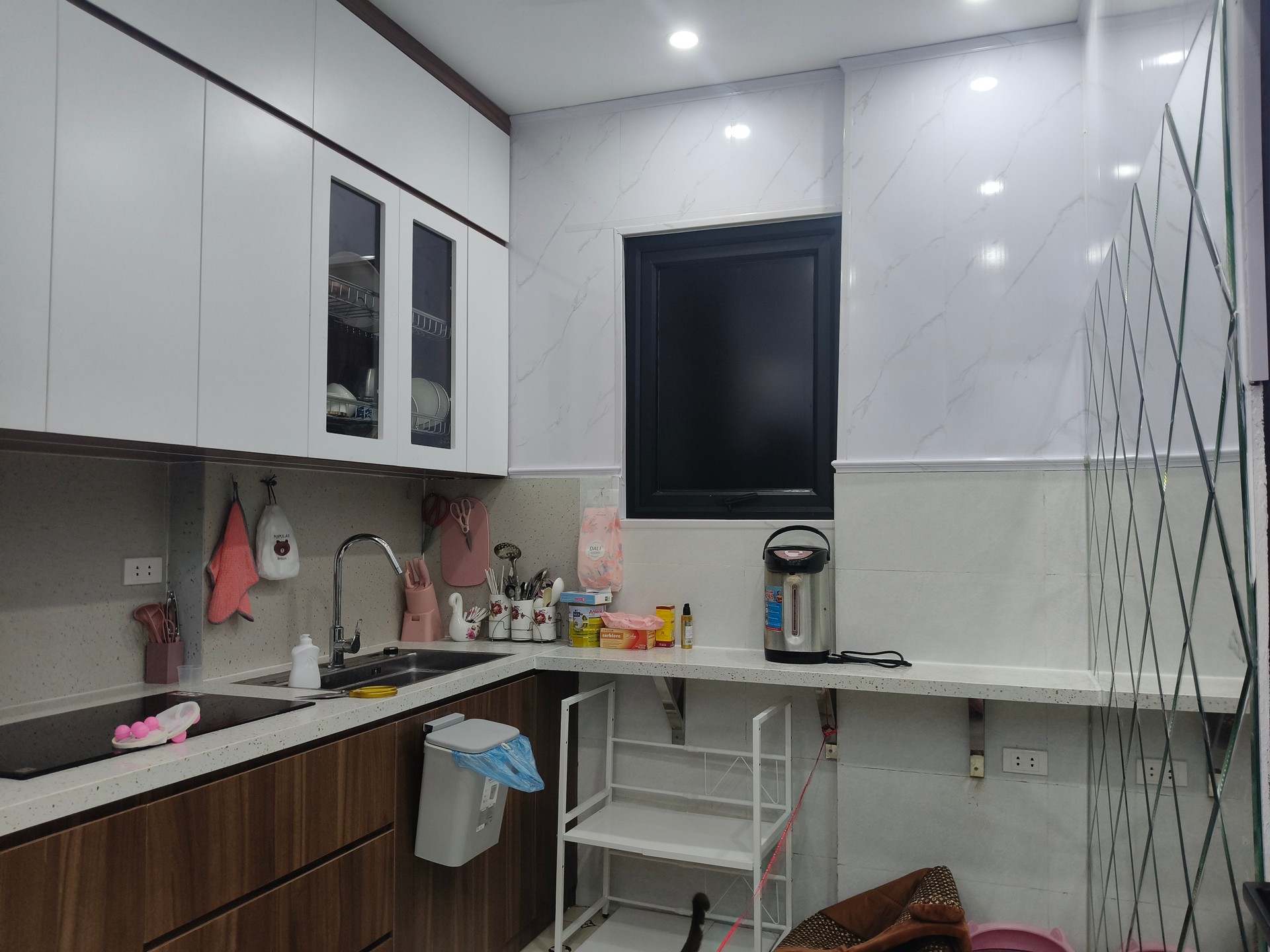 Bán nhà Tân Mai - diện tích 90m2 2 tầng - Mặt ngõ thông ô tô tránh - giá 5,6 tỷ