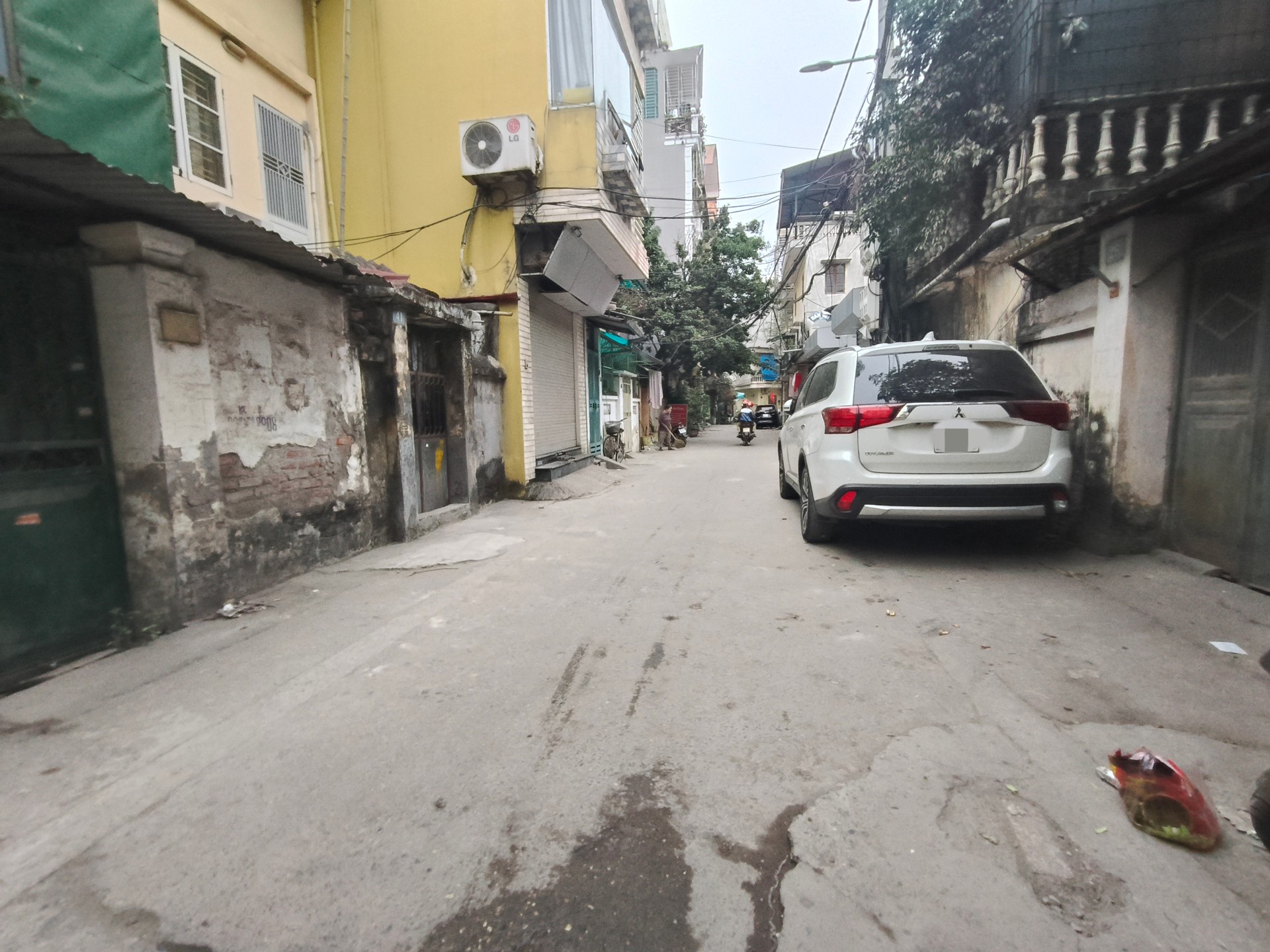 Bán nhà Tân Mai - diện tích 90m2 2 tầng - Mặt ngõ thông ô tô tránh - giá 5,6 tỷ