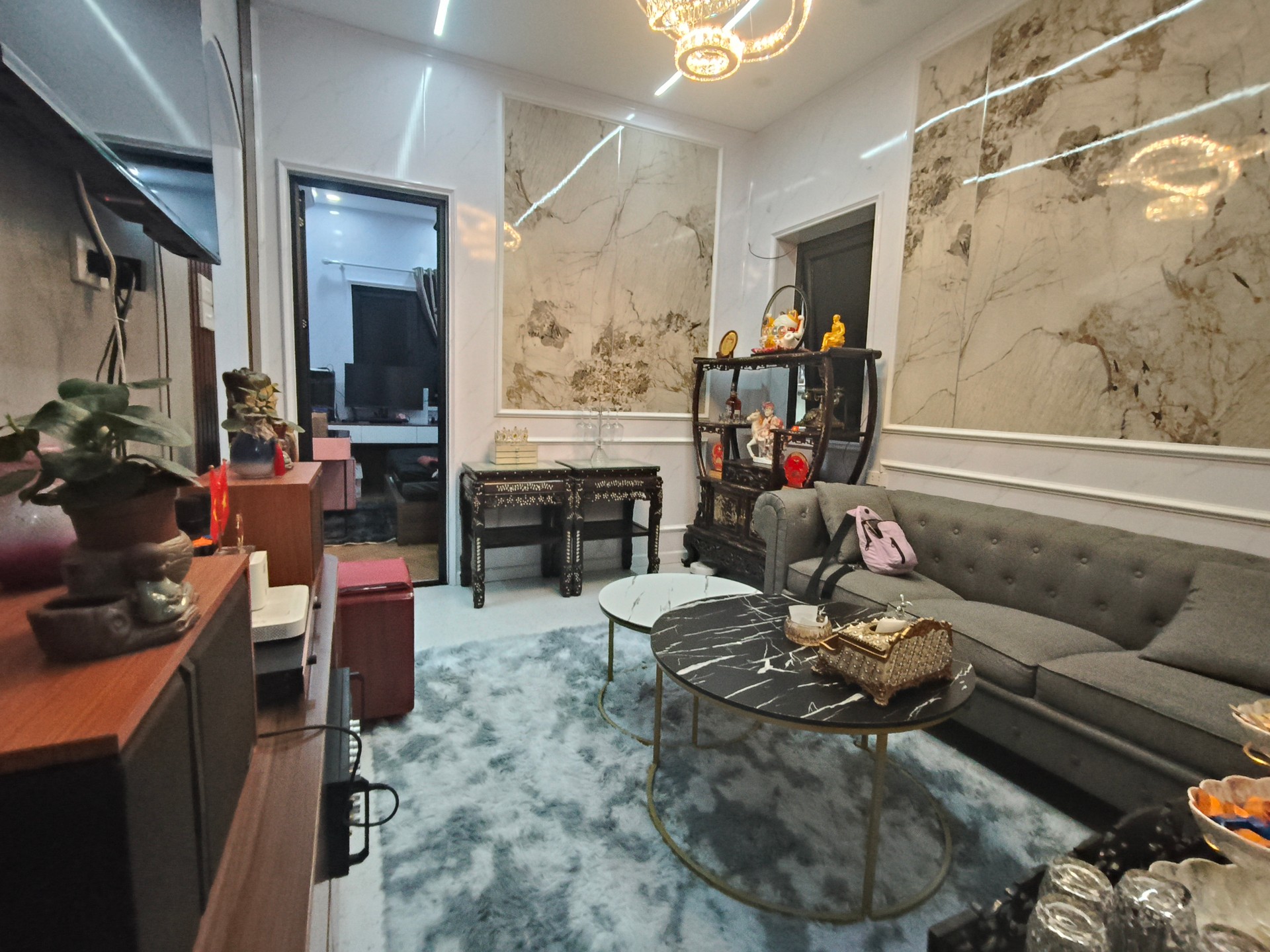 Bán nhà Tân Mai - diện tích 90m2 2 tầng - Mặt ngõ thông ô tô tránh - giá 5,6 tỷ