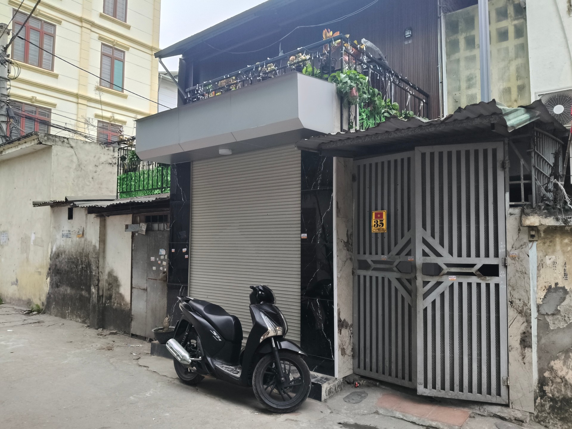 Bán nhà Tân Mai - diện tích 90m2 2 tầng - Mặt ngõ thông ô tô tránh - giá 5,6 tỷ