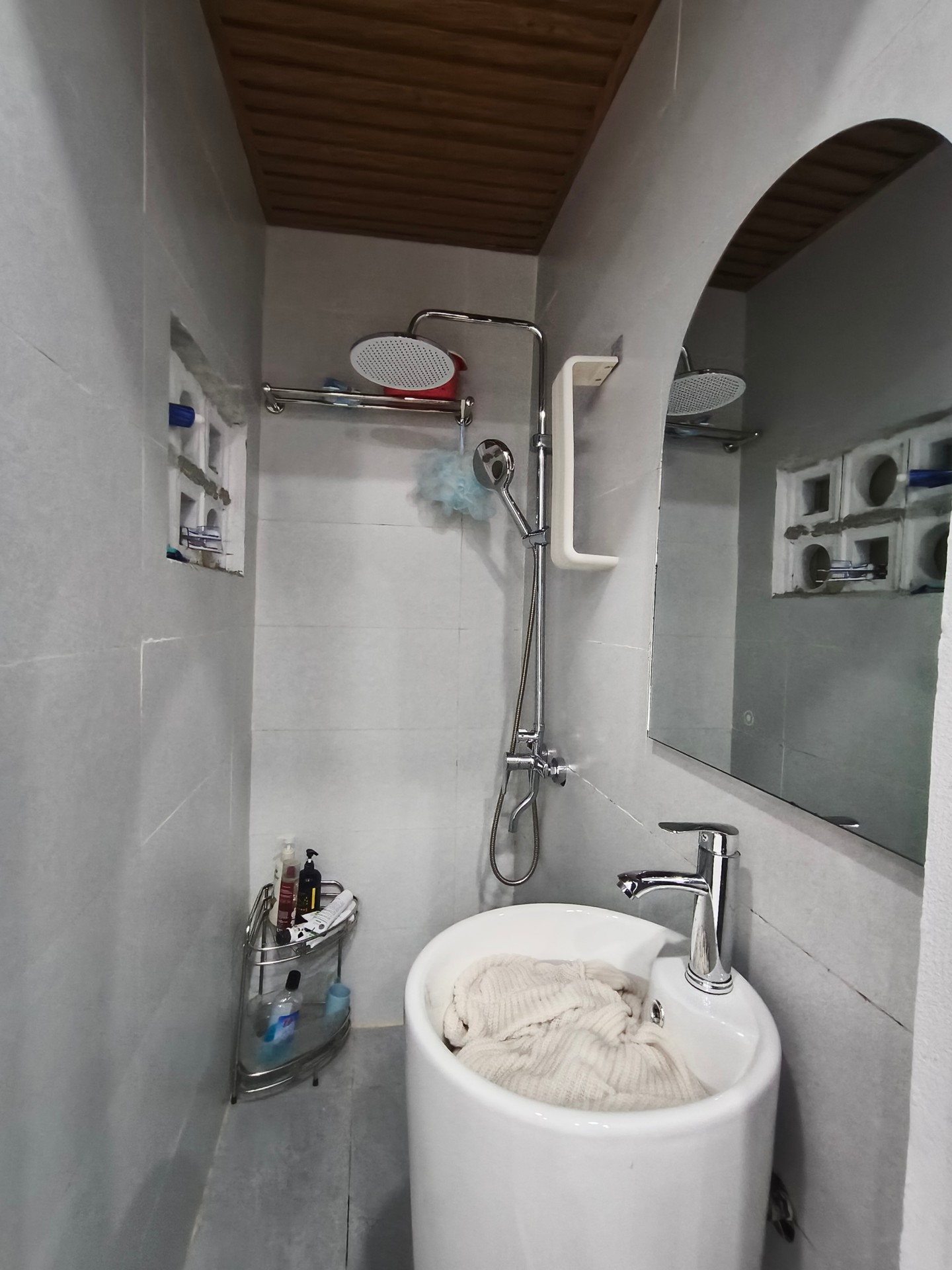 Bán nhà Tân Mai - diện tích 90m2 2 tầng - Mặt ngõ thông ô tô tránh - giá 5,6 tỷ