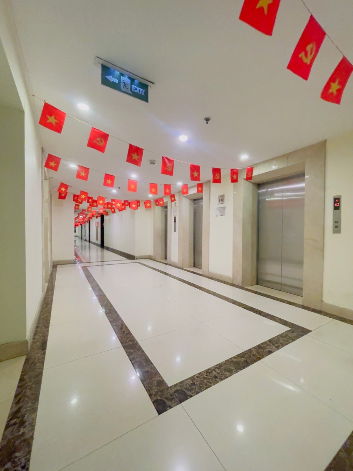 Bán nhà Minh Khai - diện tích 116m2 14 tầng - Căn hộ view sông Hồng - giá 9 tỷ