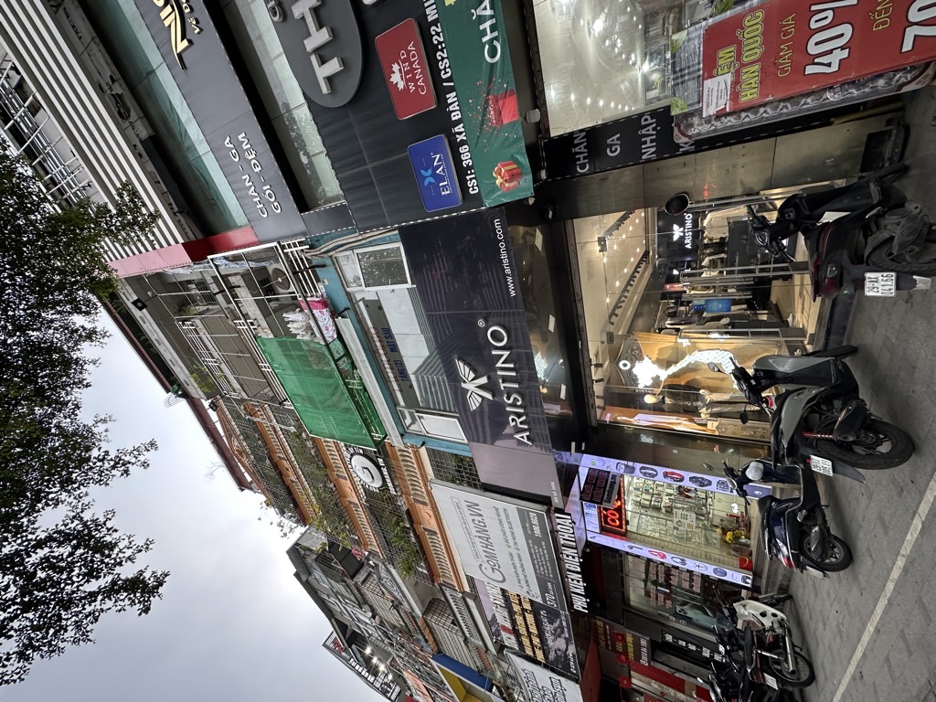 Bán nhà Xã Đàn - diện tích 93m2 6 tầng - Mặt phố kinh doanh sầm uất - giá 148 tỷ