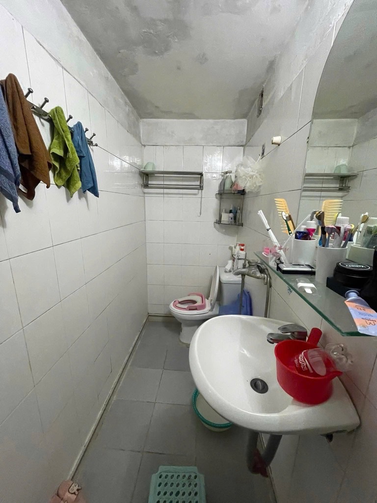 Bán nhà Bạch Đằng - diện tích 26m2 3 tầng - Ngõ ba gác, hai mặt thoáng - giá 6,5 tỷ