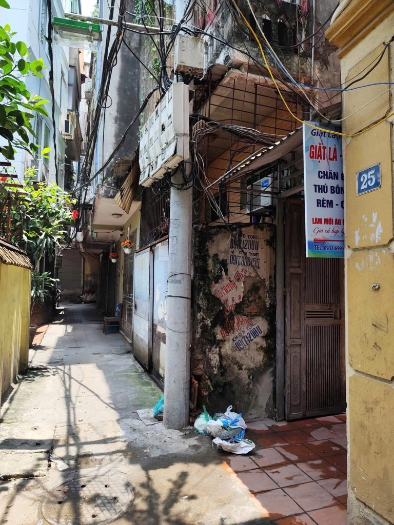Bán nhà Bạch Đằng - diện tích 26m2 3 tầng - Ngõ ba gác, hai mặt thoáng - giá 6,5 tỷ