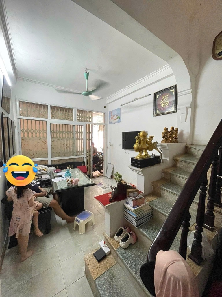 Bán nhà Bạch Đằng - diện tích 26m2 3 tầng - Ngõ ba gác, hai mặt thoáng - giá 6,5 tỷ
