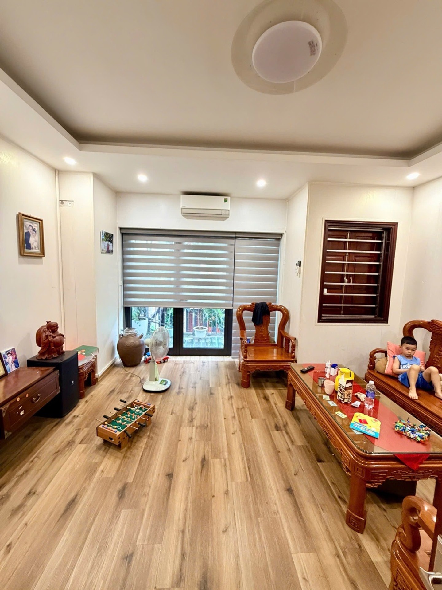 Bán nhà Hoàng Văn Thái - diện tích 75m2 4 tầng - Ô tô tránh - giá 31 tỷ