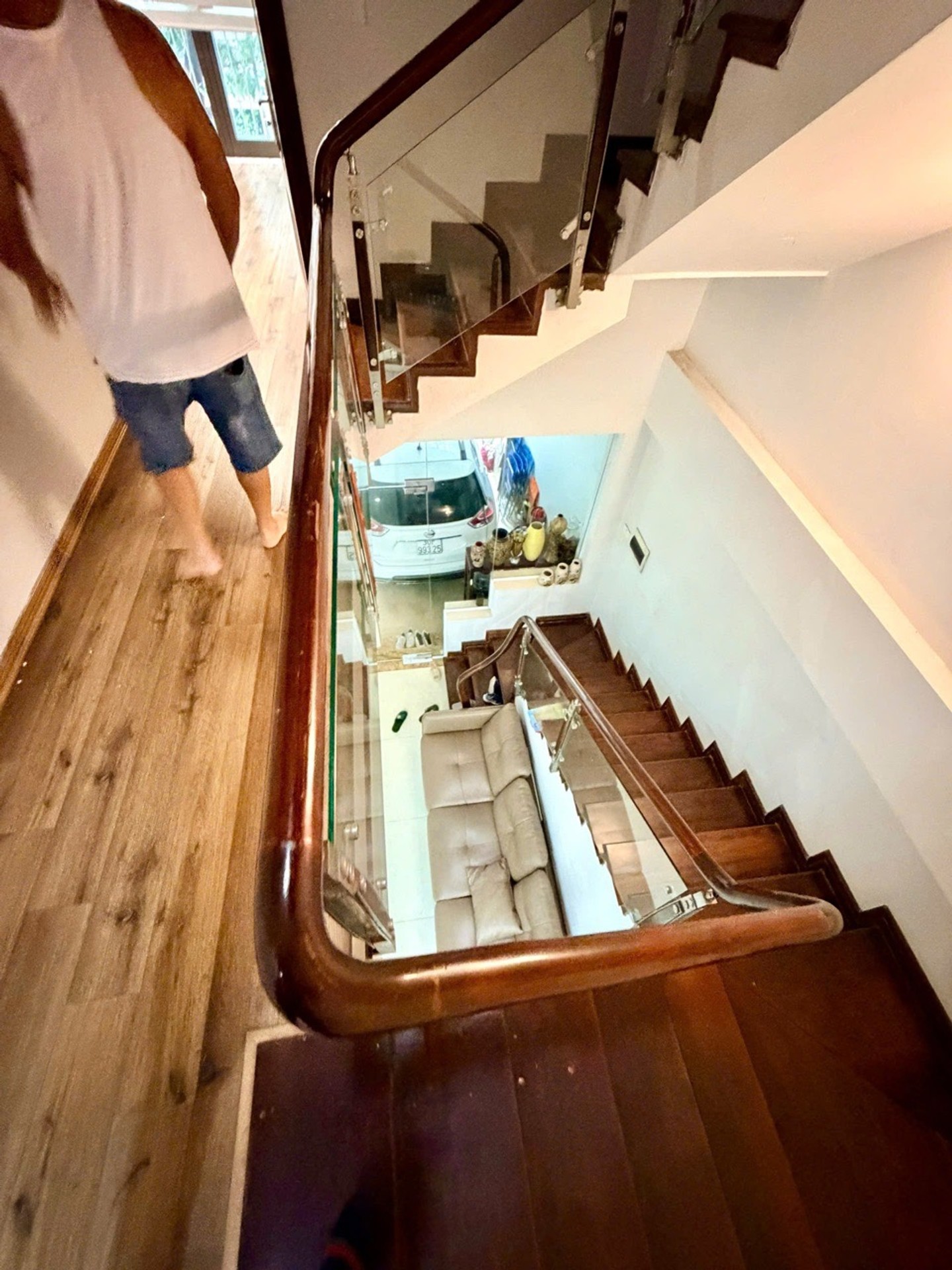 Bán nhà Hoàng Văn Thái - diện tích 75m2 4 tầng - Ô tô tránh - giá 31 tỷ
