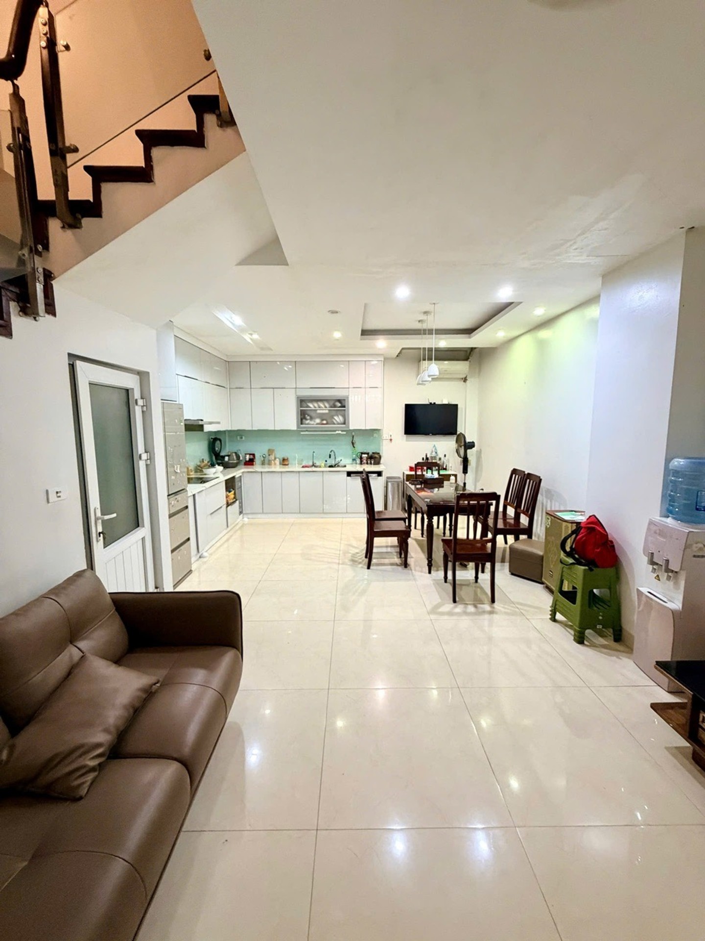 Bán nhà Hoàng Văn Thái - diện tích 75m2 4 tầng - Ô tô tránh - giá 31 tỷ