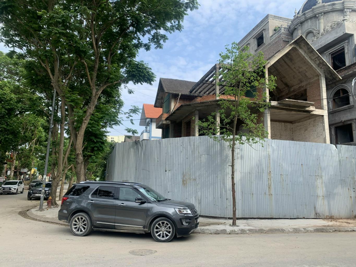 Bán nhà Ngõ 4 ô tô tránh - diện tích 367m2 4 tầng - Lô góc 2 mặt thoáng - giá 62 tỷ