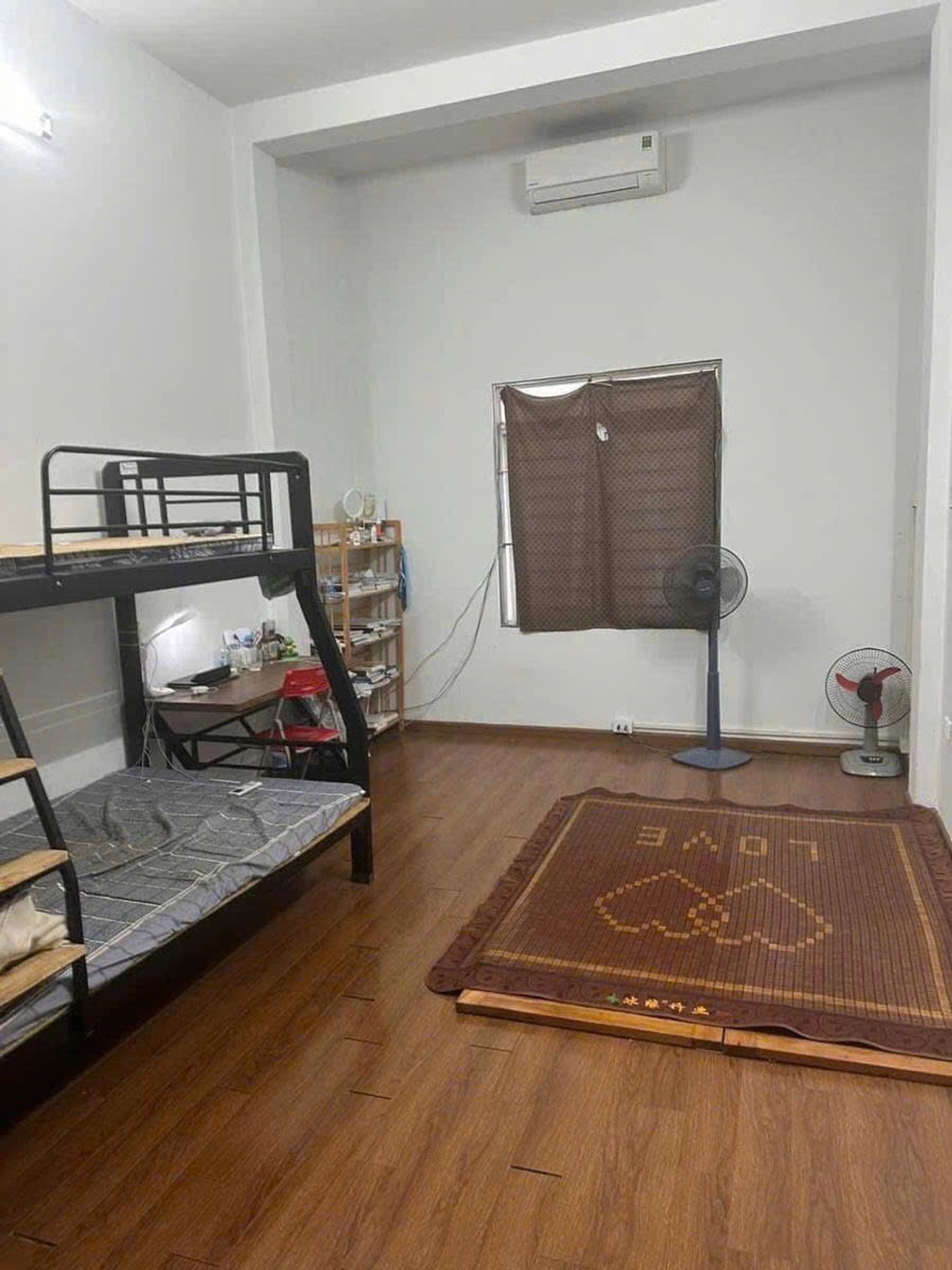 Bán nhà Trường Chinh - diện tích 34m2 3 tầng - Ngõ thông rộng 3m, kinh doanh - giá 11 tỷ