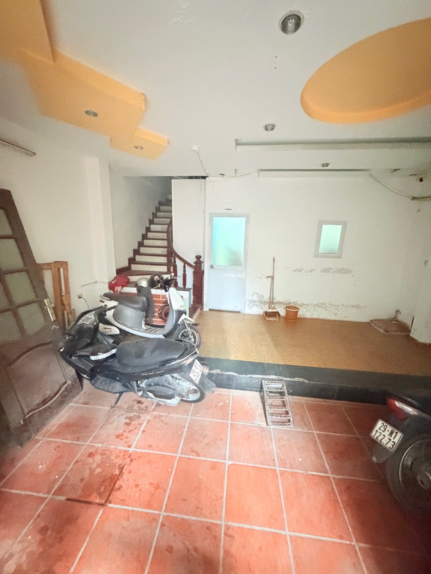 Bán nhà Quan Nhân - diện tích 46m2 5 tầng - cho thuê 20 triệu/tháng - giá 11,3 tỷ
