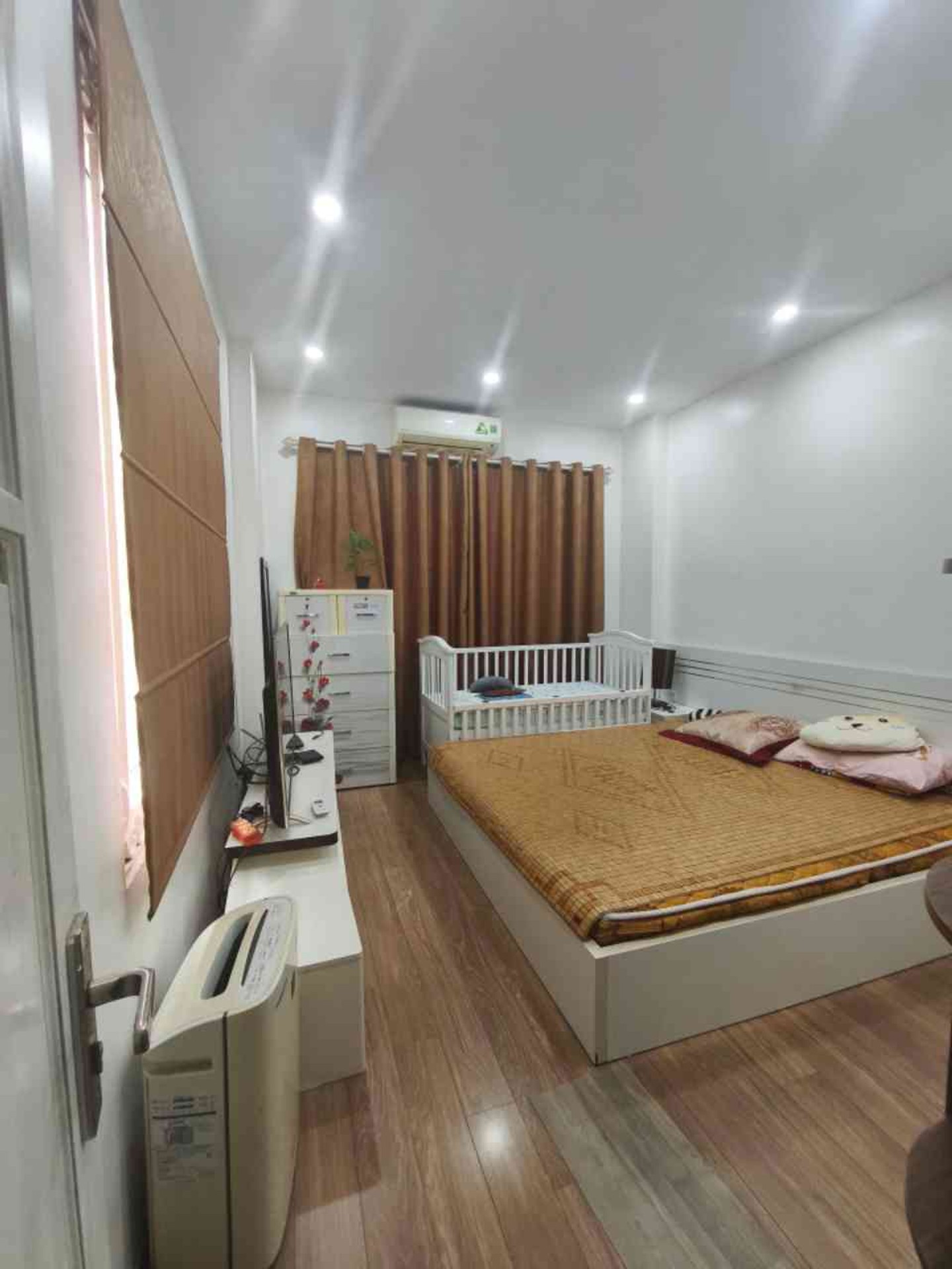 Bán nhà Hoàng Mai - diện tích 39m2 6 tầng - Lô góc thoáng sáng - giá 10,8 tỷ