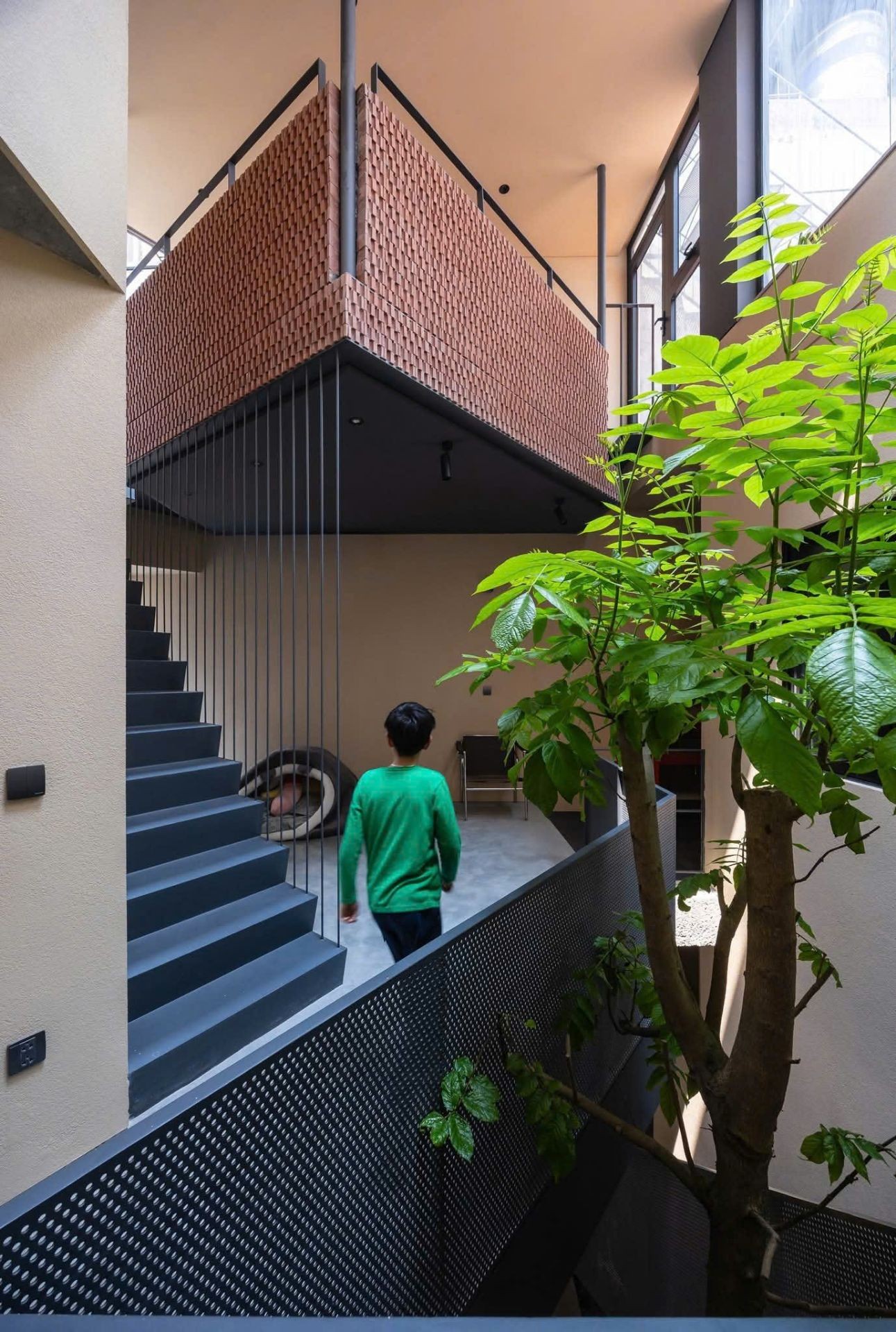 Bán nhà Lĩnh Nam - diện tích 78m2 3 tầng - Nhà đẹp kiến trúc sư thiết kế - giá 23,5 tỷ