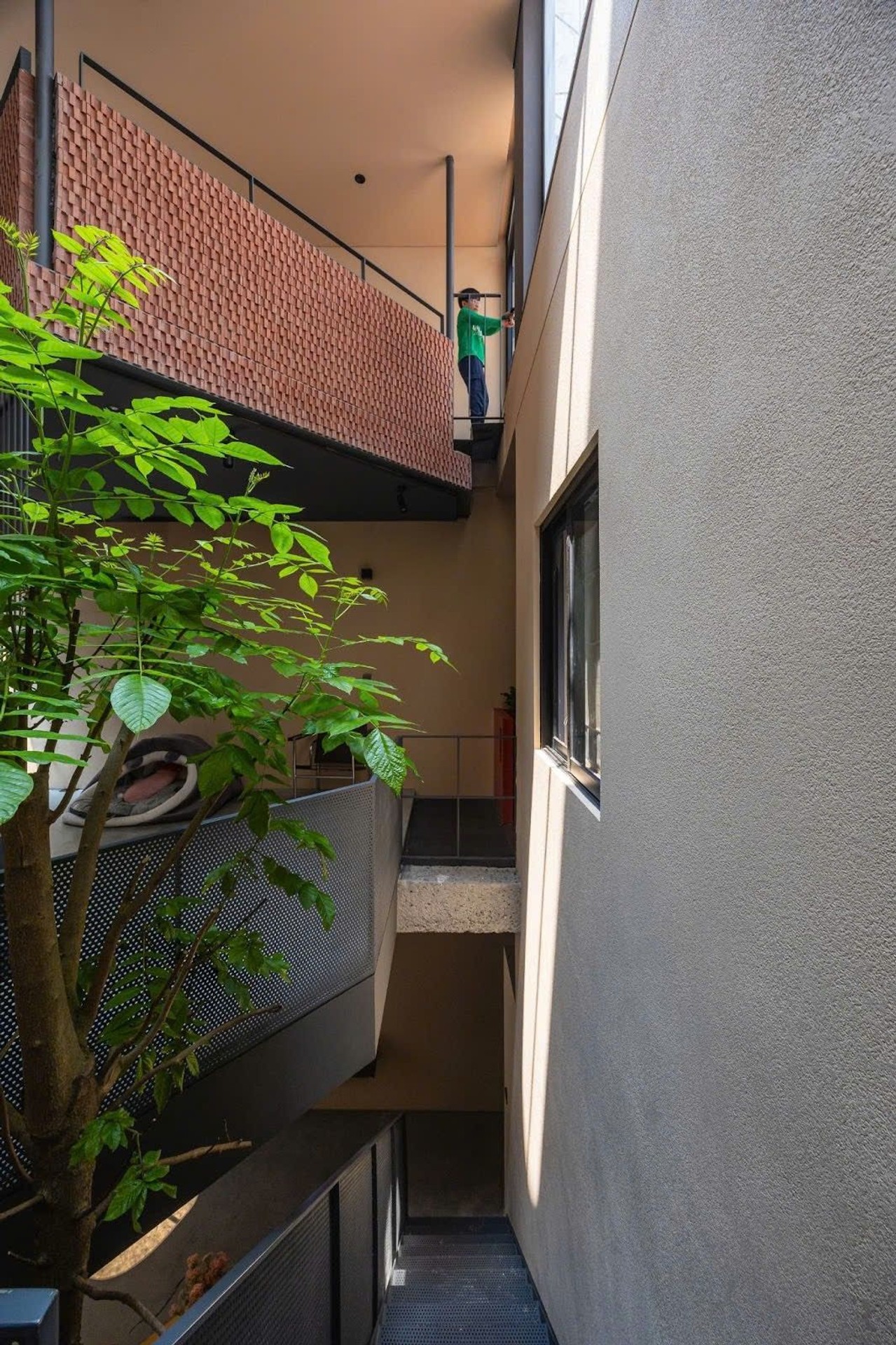 Bán nhà Lĩnh Nam - diện tích 78m2 3 tầng - Nhà đẹp kiến trúc sư thiết kế - giá 23,5 tỷ