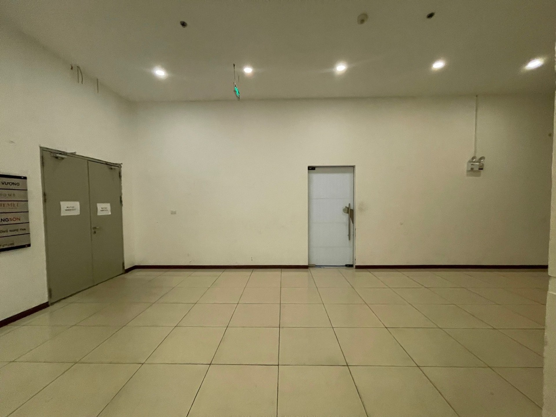 Bán nhà Tam Trinh - diện tích 163m2 2 tầng - Sổ đỏ lâu dài - giá 17,8 tỷ