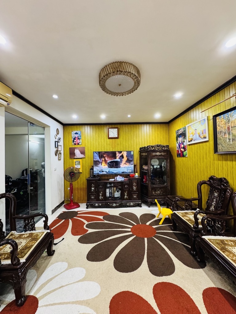 Bán nhà Kim Ngưu - diện tích 85m2 3 tầng - Mặt ngõ thông kinh doanh - giá 15,5 tỷ