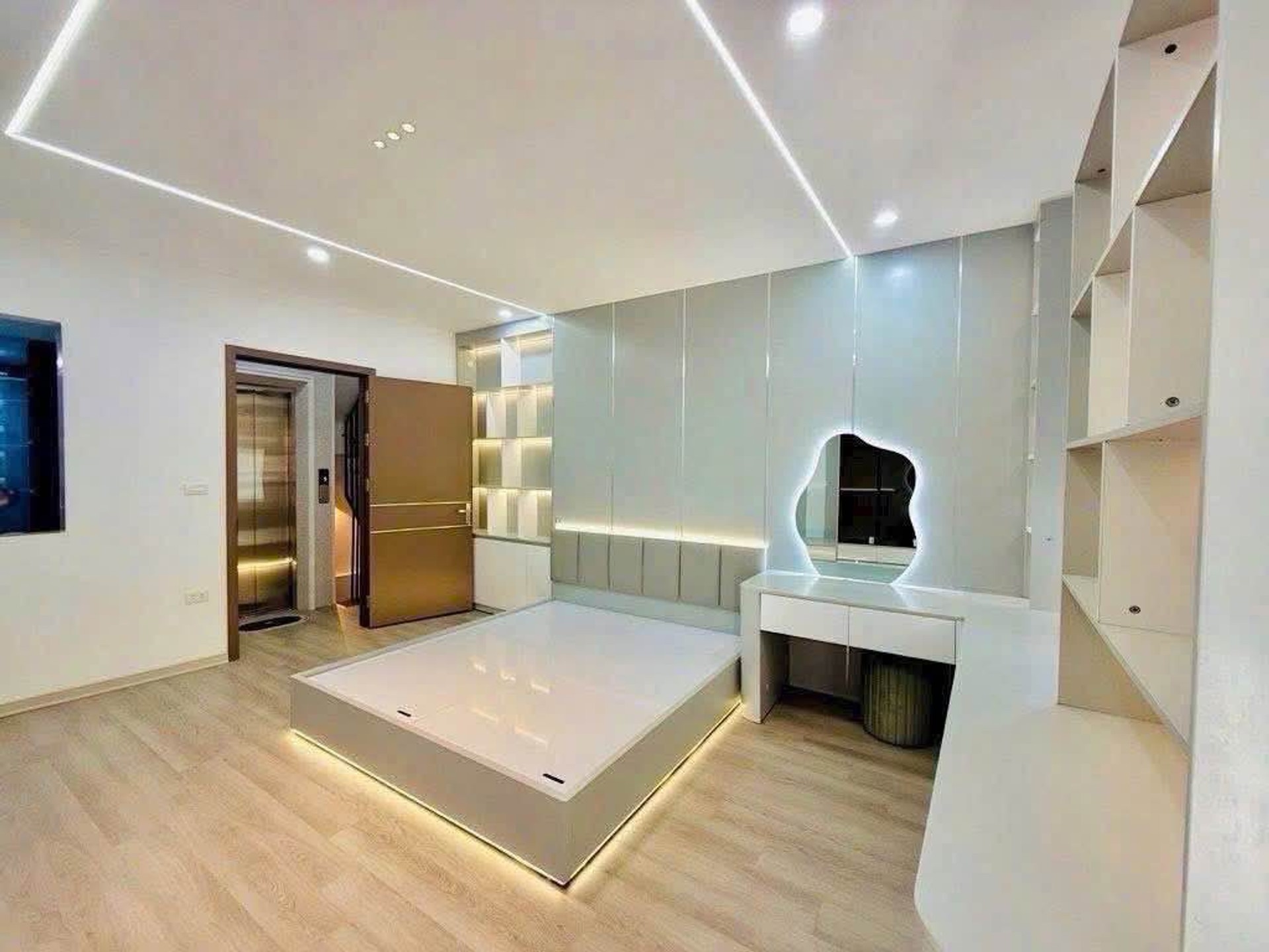 Bán nhà Đại Từ - diện tích 39m2 5 tầng - Nhà đẹp hiếm có - giá 12,9 tỷ
