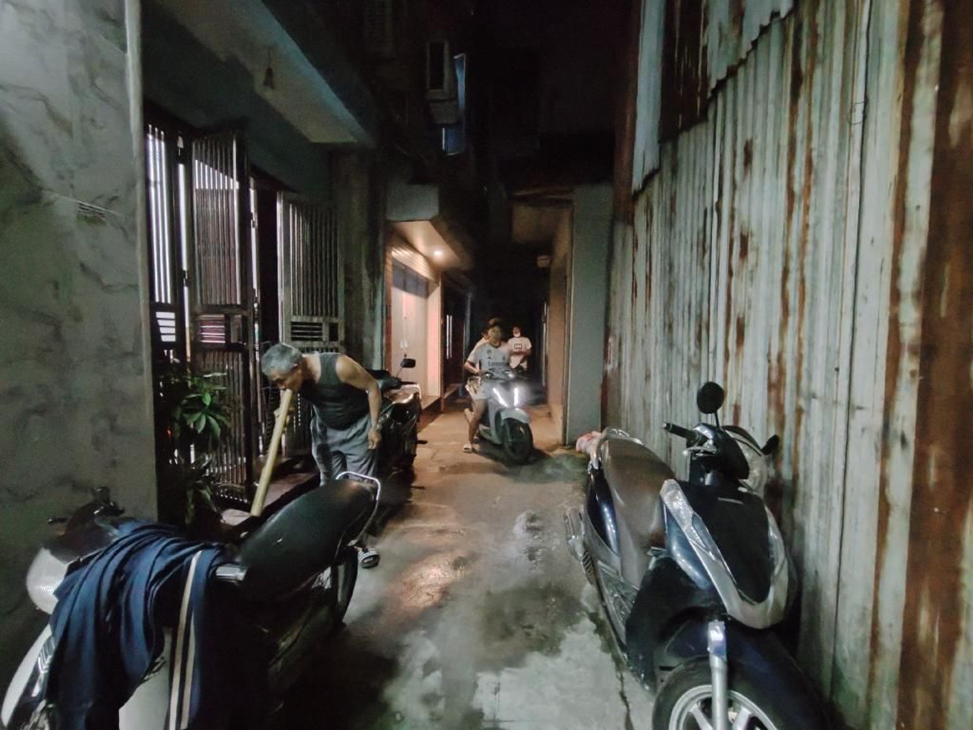 Bán nhà Lĩnh Nam - diện tích 34m2 2 tầng - Cực hiếm khu vực - giá 3,98 tỷ