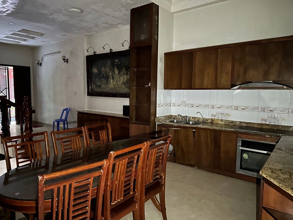 Bán nhà Ngõ 532 - diện tích 50m2 3 tầng - Ô tô đỗ cửa - giá 14,6 tỷ