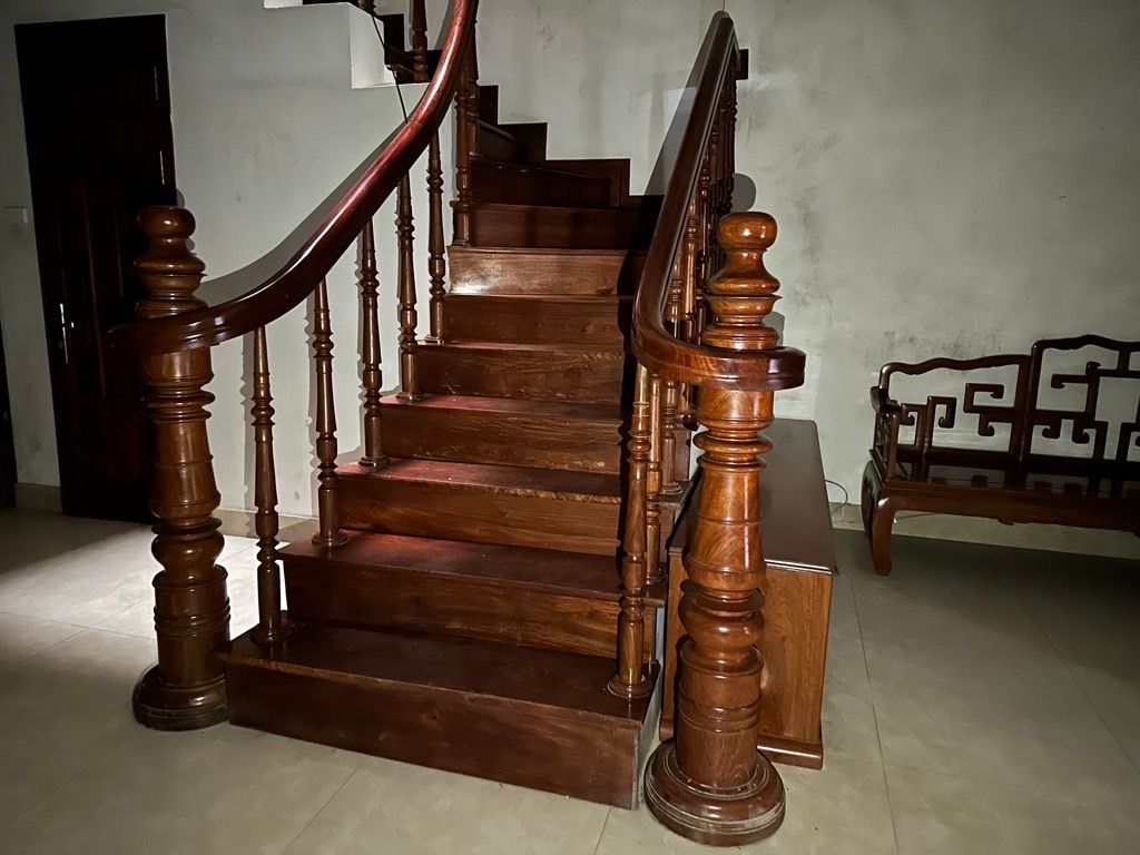 Bán nhà Ngõ 532 - diện tích 50m2 3 tầng - Ô tô đỗ cửa - giá 14,6 tỷ