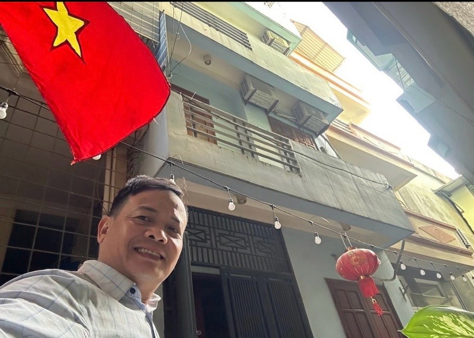 Bán nhà Ngõ 532 - diện tích 50m2 3 tầng - Ô tô đỗ cửa - giá 14,6 tỷ