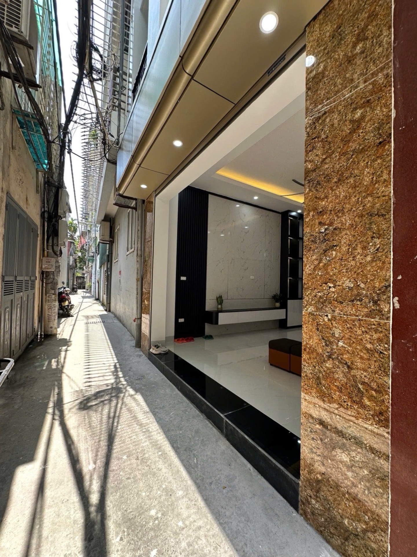 Bán nhà Giáp Nhị - diện tích 32m2 6 tầng - Nhà đẹp long lanh - giá 8,8 tỷ