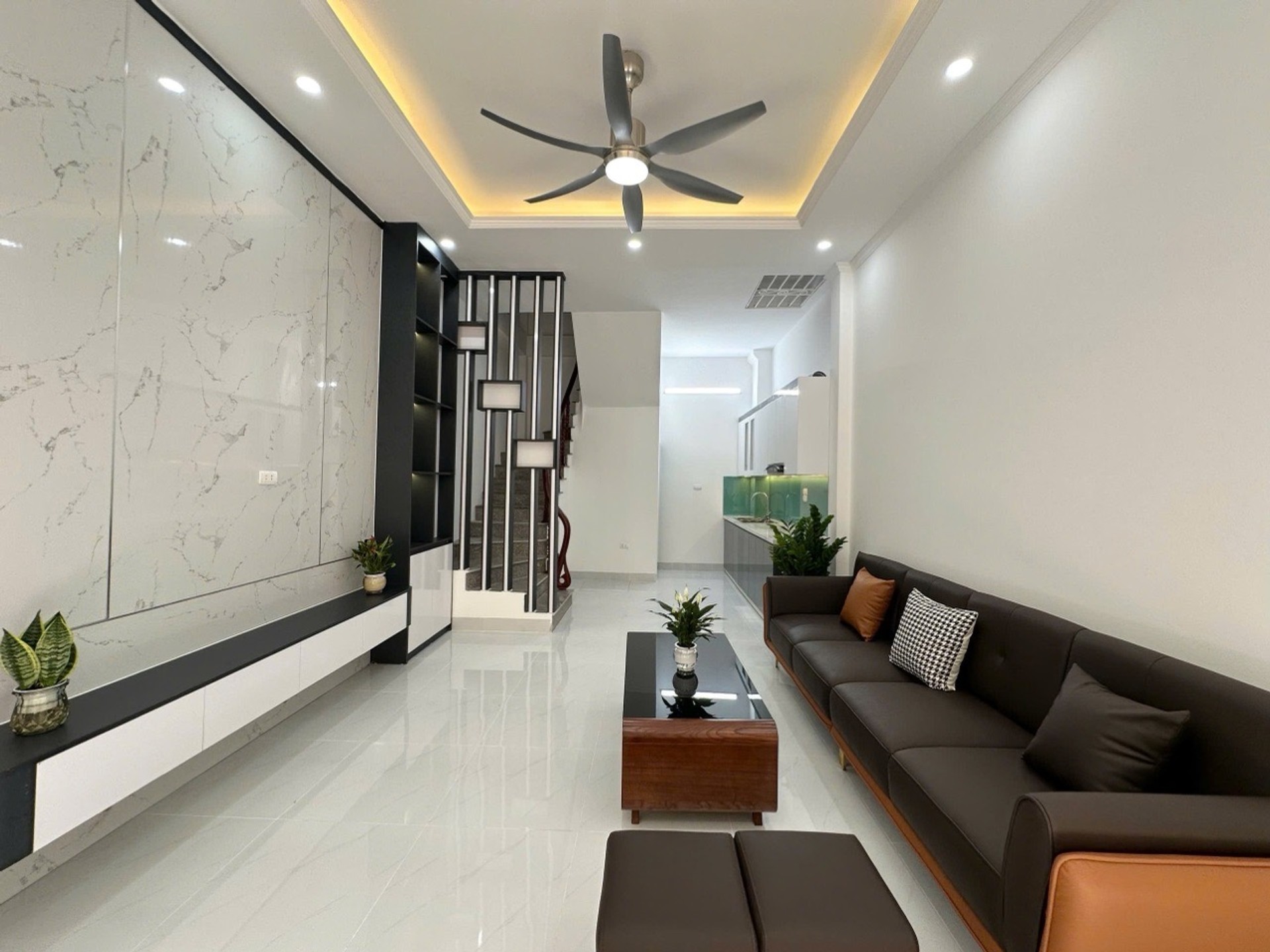 Bán nhà Giáp Nhị - diện tích 32m2 6 tầng - Nhà đẹp long lanh - giá 8,8 tỷ