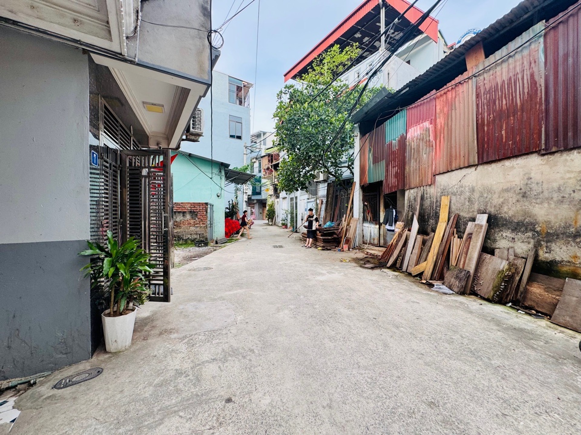 Bán nhà Nam Dư - diện tích 60m2 1 tầng - Ô tô 45 chỗ đỗ cửa - giá 16 tỷ