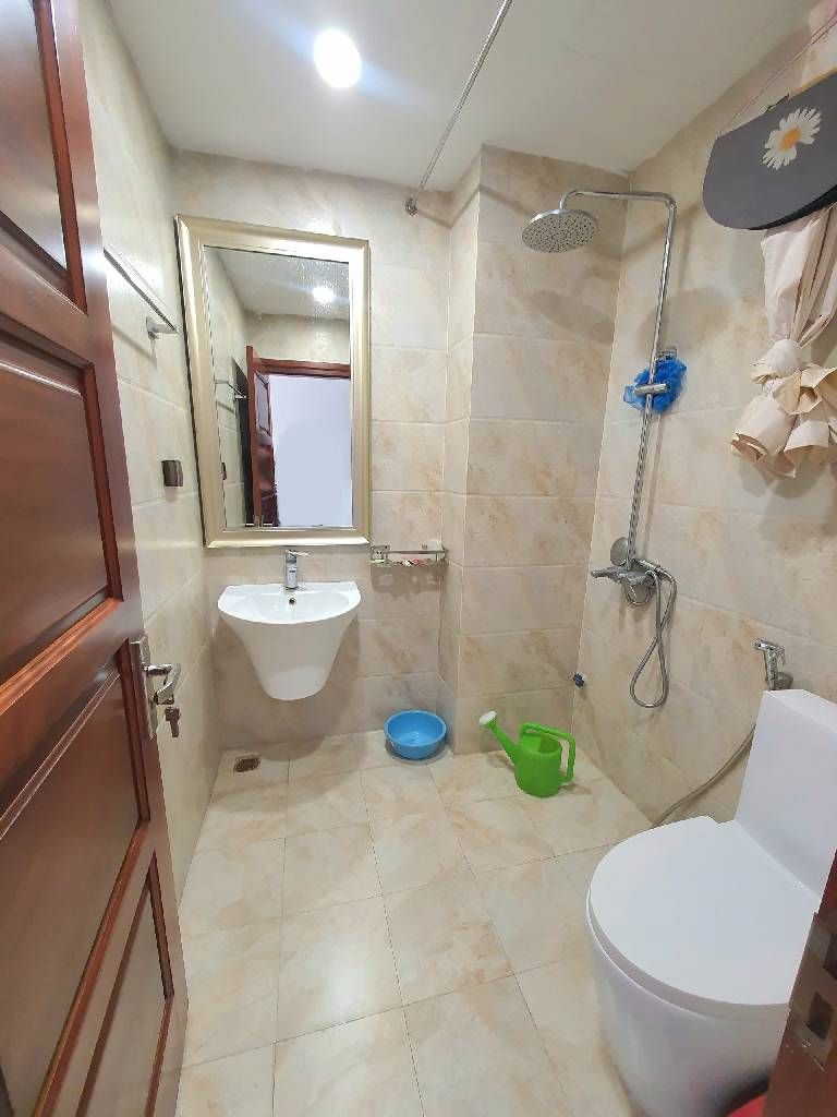 Bán nhà Nguyễn Khoái - diện tích 31m2 5 tầng - Mặt phố, Gara oto - giá 11,6 tỷ