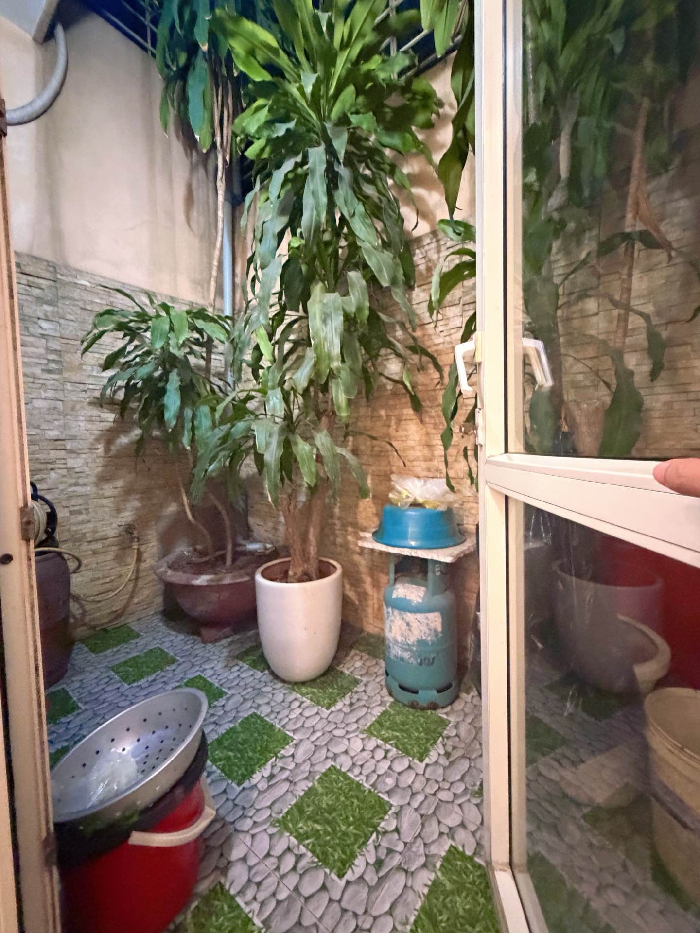 Bán nhà Phố 8/3 - diện tích 74m2 3 tầng - Nhà mặt ngõ ô tô tránh - giá 32,8 tỷ