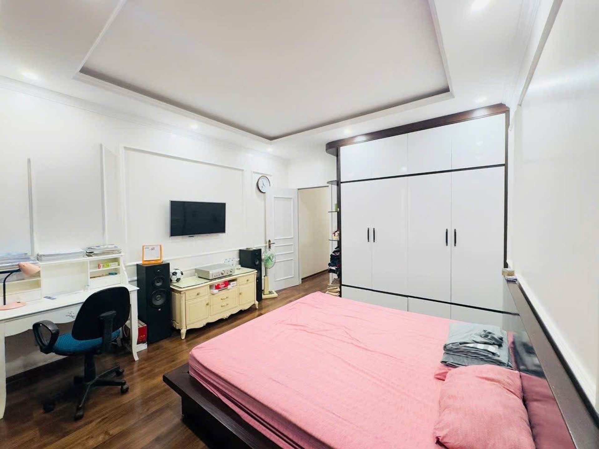 Bán nhà Phố 8/3 - diện tích 74m2 3 tầng - Nhà mặt ngõ ô tô tránh - giá 32,8 tỷ