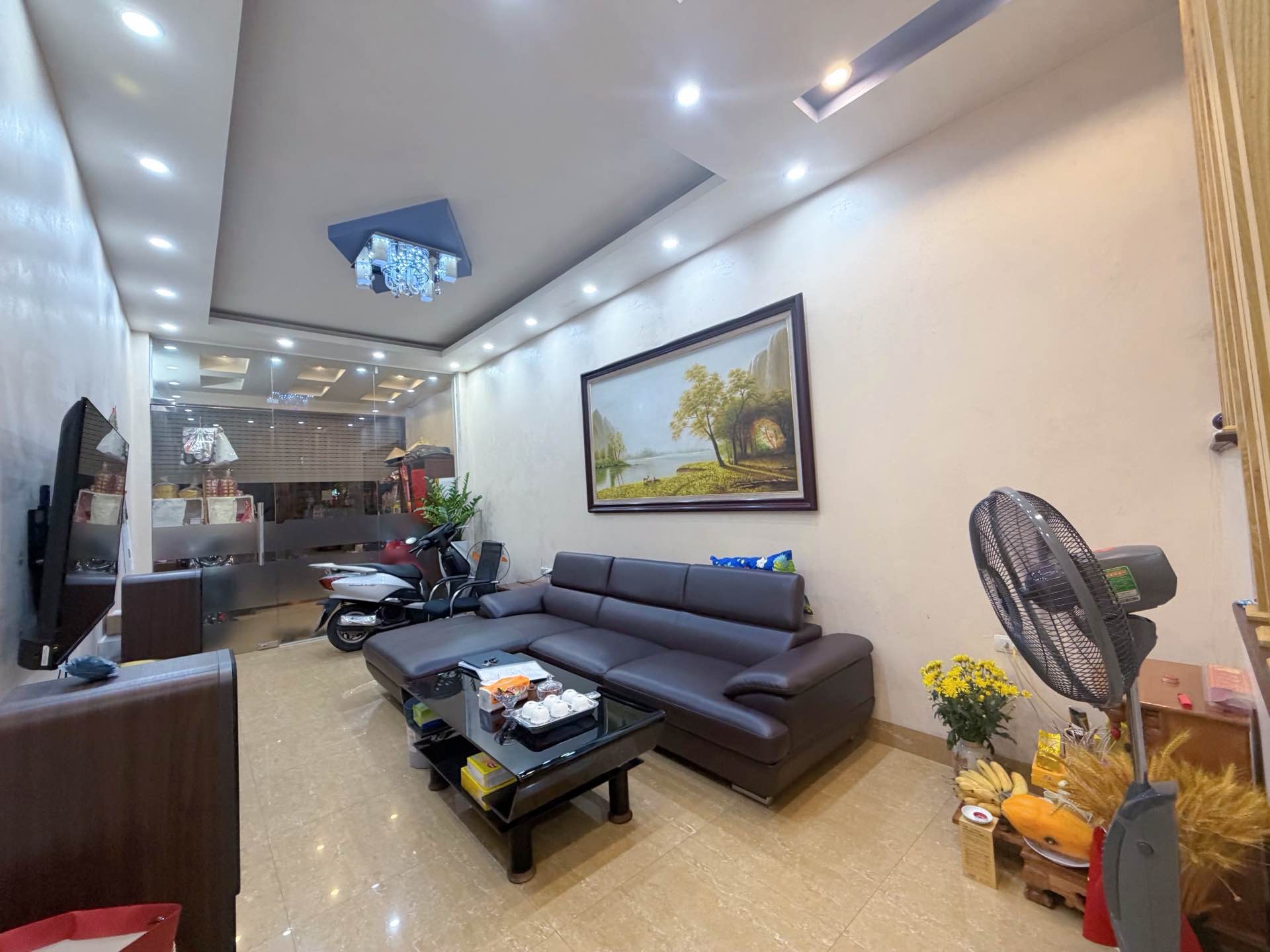 Bán nhà Phố 8/3 - diện tích 74m2 3 tầng - Nhà mặt ngõ ô tô tránh - giá 32,8 tỷ