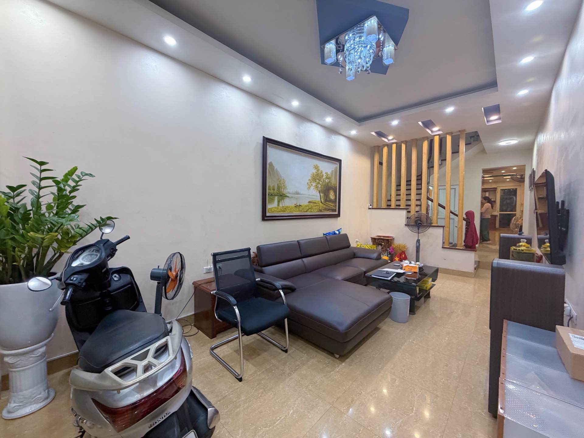 Bán nhà Phố 8/3 - diện tích 74m2 3 tầng - Nhà mặt ngõ ô tô tránh - giá 32,8 tỷ