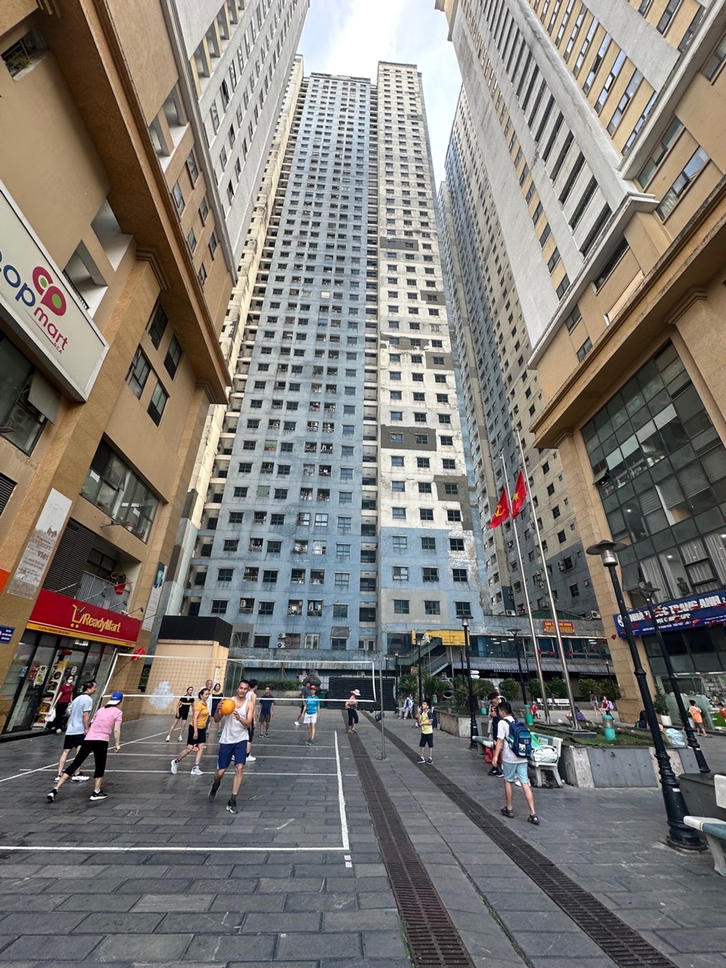 Bán nhà Nghiêm Xuân Yêm - diện tích 102m2 31 tầng - Căn góc 3 thoáng - giá 8 tỷ
