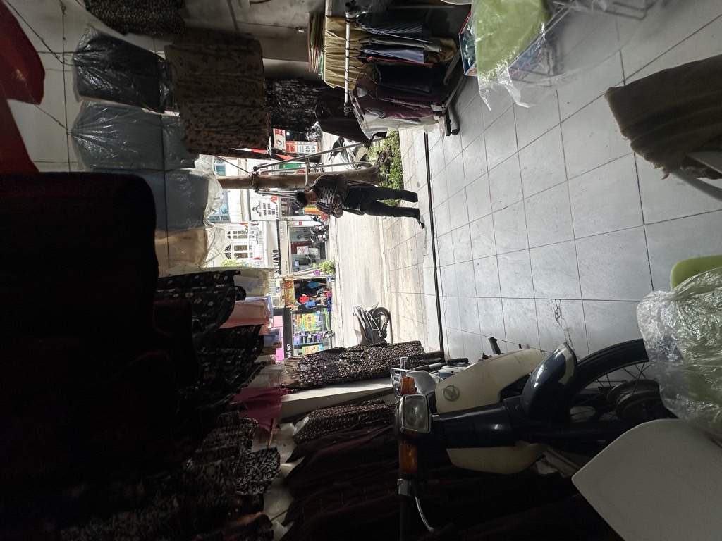 Bán nhà Khâm Thiên - diện tích 53m2 2 tầng - Mặt phố Chính kinh doanh buôn bán sầm uất - giá 29,8 tỷ