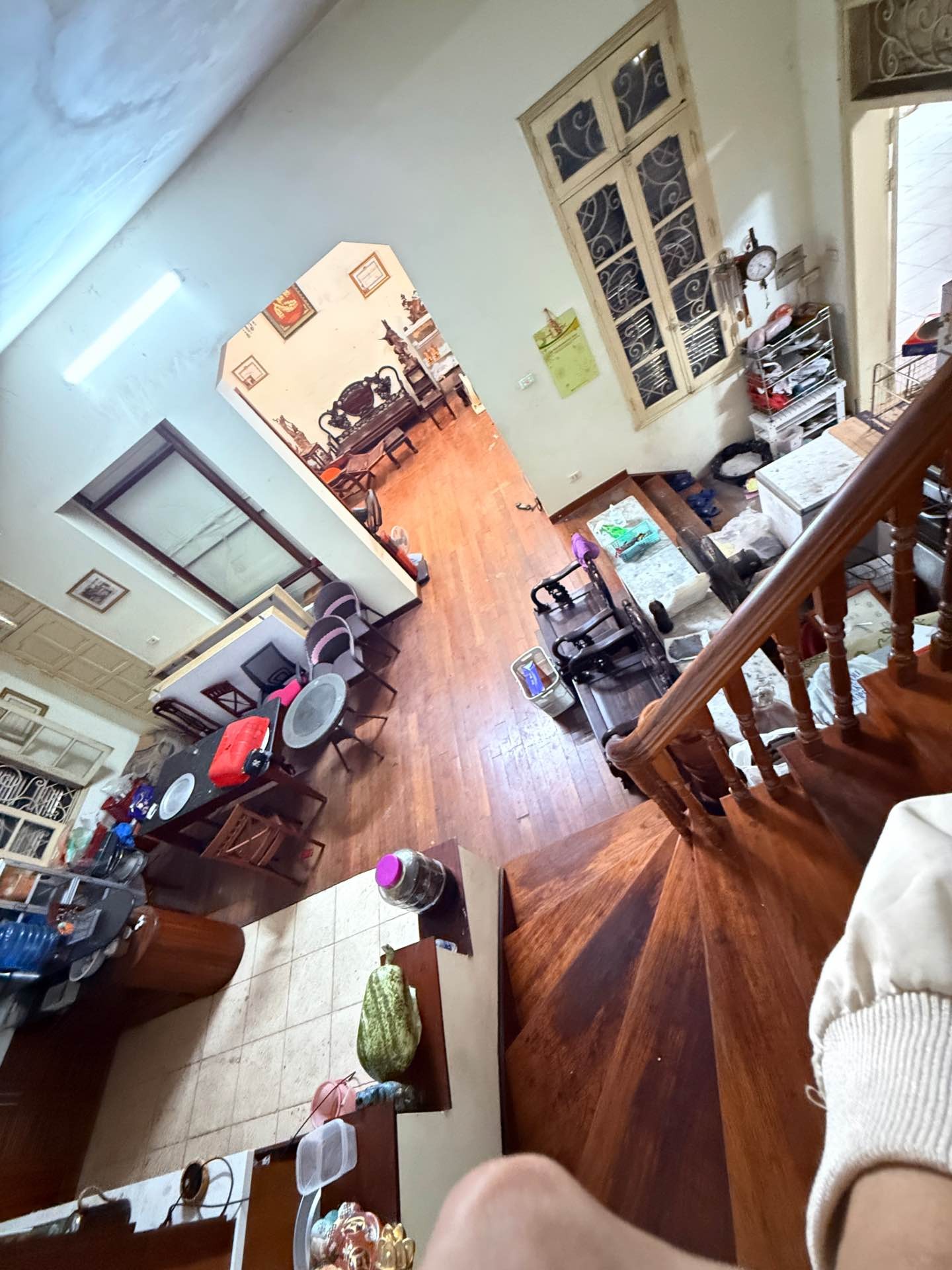 Bán nhà Hoàng Cầu - diện tích 182.5m2 3 tầng - Mặt phố vỉa hè rộng - giá 58,6 tỷ