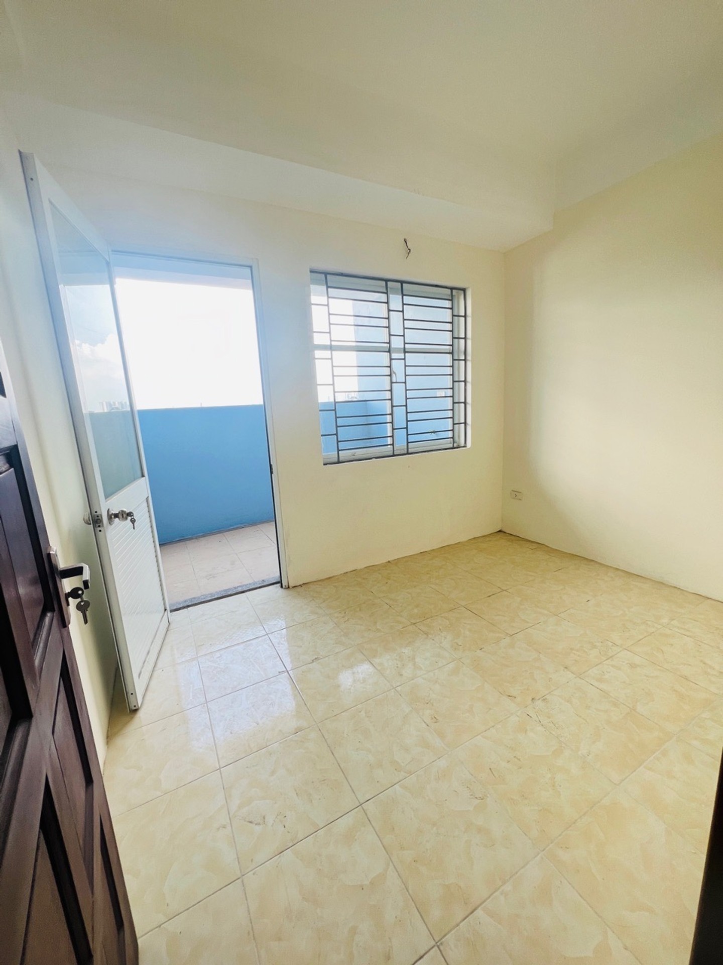 Bán nhà Tân Mai - diện tích 64m2 7 tầng - Căn góc đối diện hồ Đền Lừ - giá 5,6 tỷ
