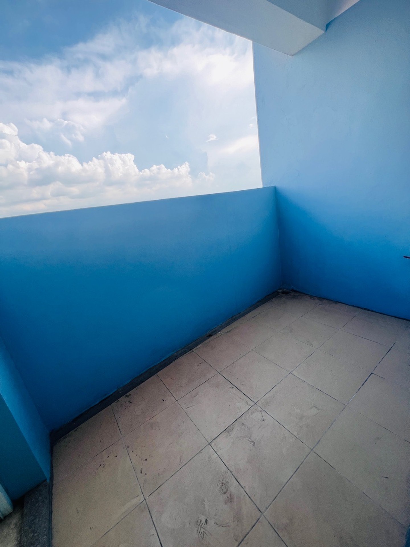 Bán nhà Tân Mai - diện tích 64m2 7 tầng - Căn góc đối diện hồ Đền Lừ - giá 5,6 tỷ